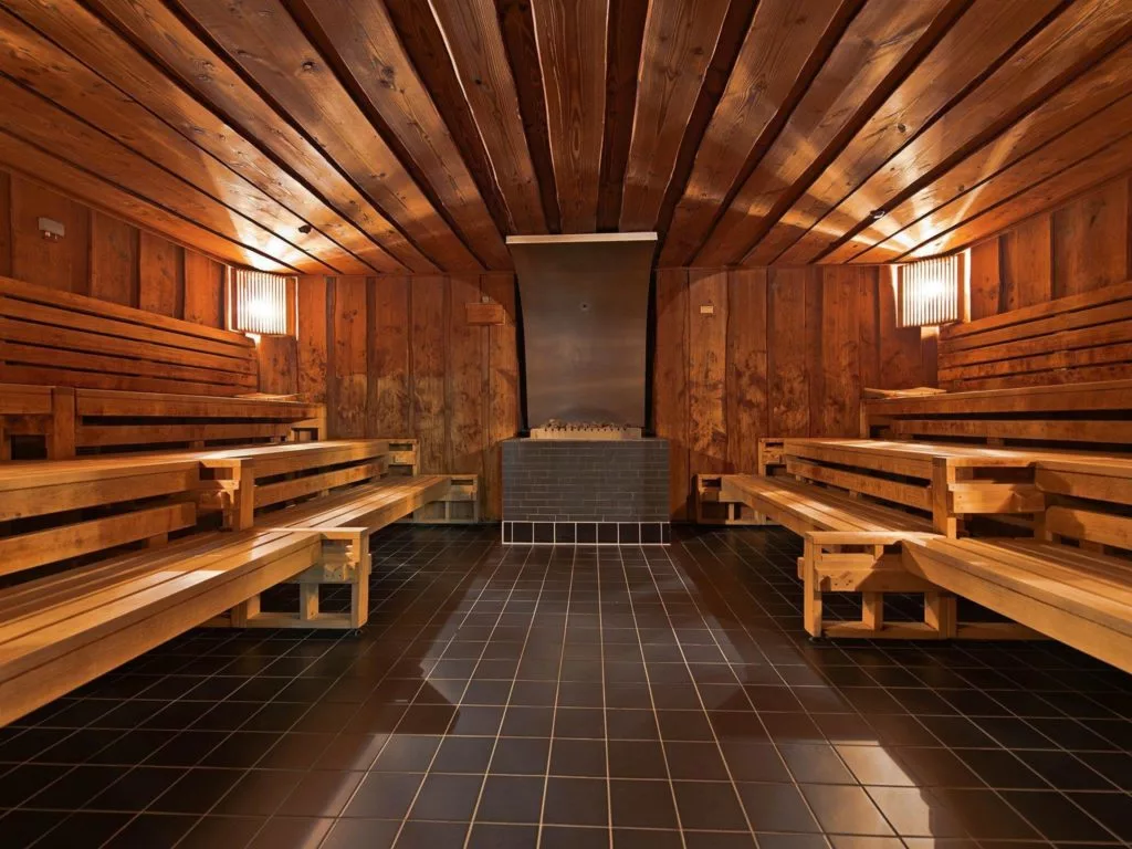 Самая ближайшая сауна. Общественная баня Берлина. Сауна Германия парилка. Общественная баня Германии в Германии. Парилка в общественной бане.